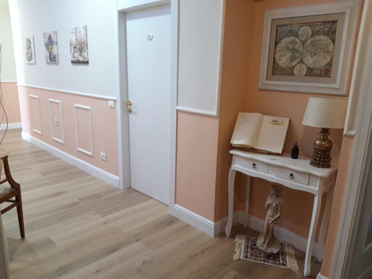 フィレンツェ Il Sorriso Bed & Breakfast エクステリア 写真
